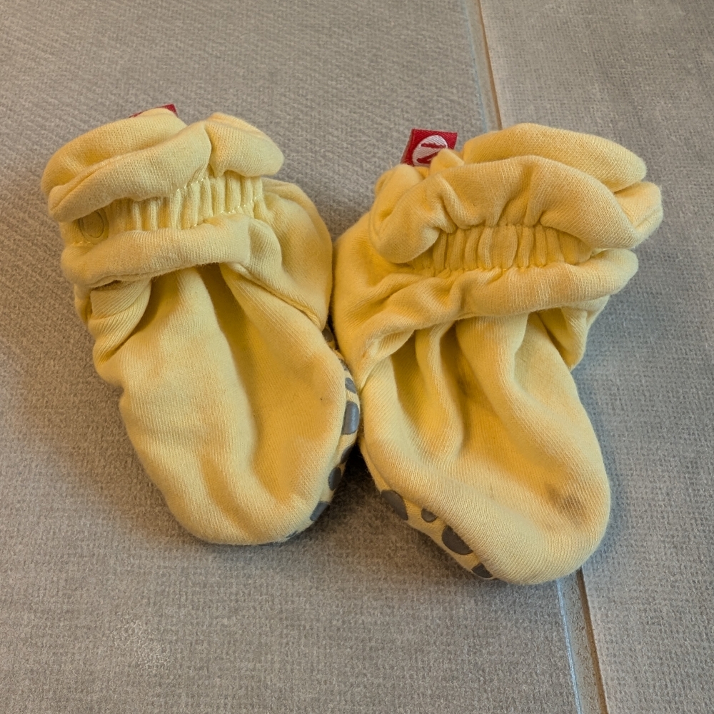 Zutano Soft Yellow Baby Booties